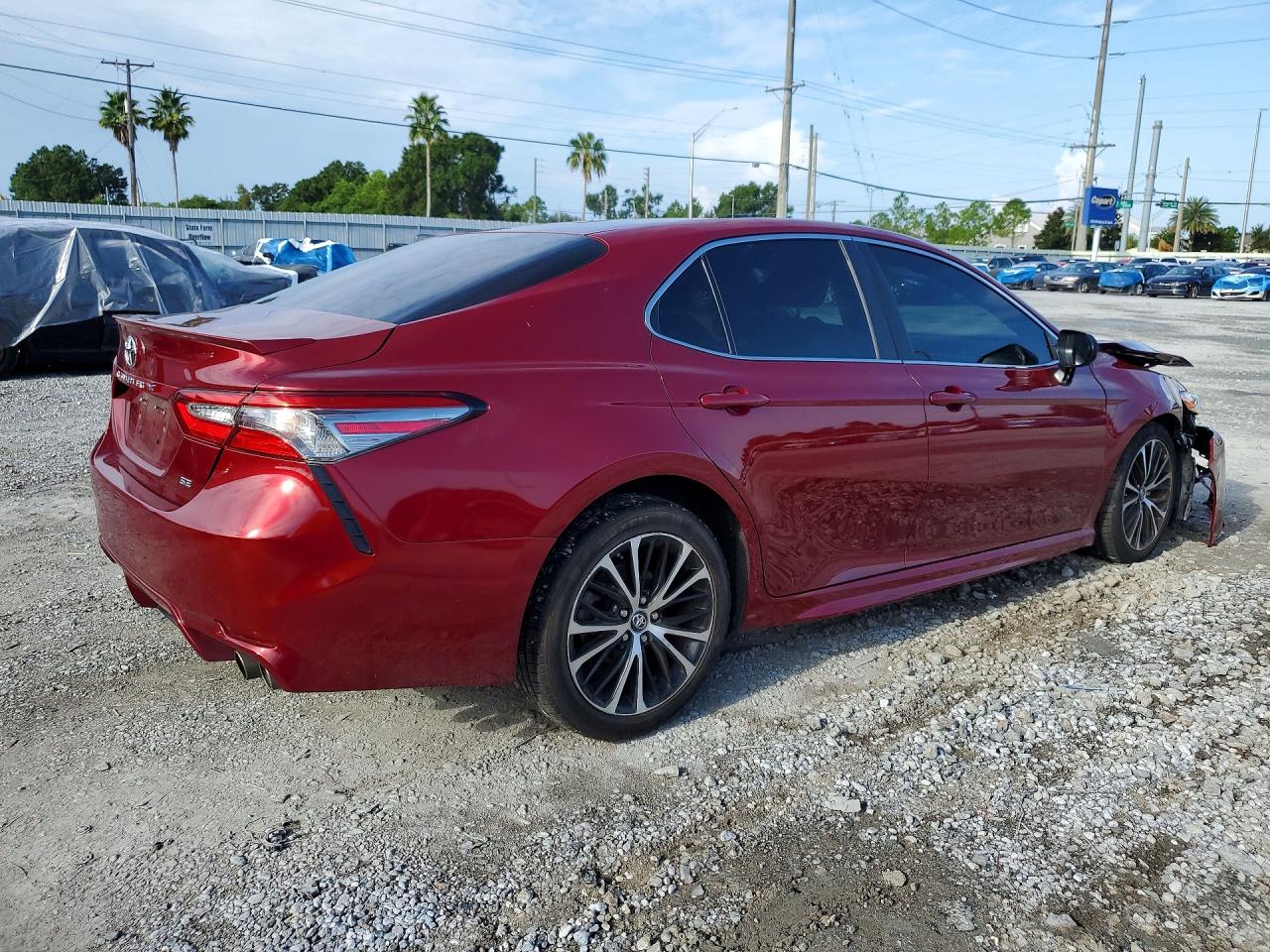 2018 TOYOTA CAMRY SE — снимка 3