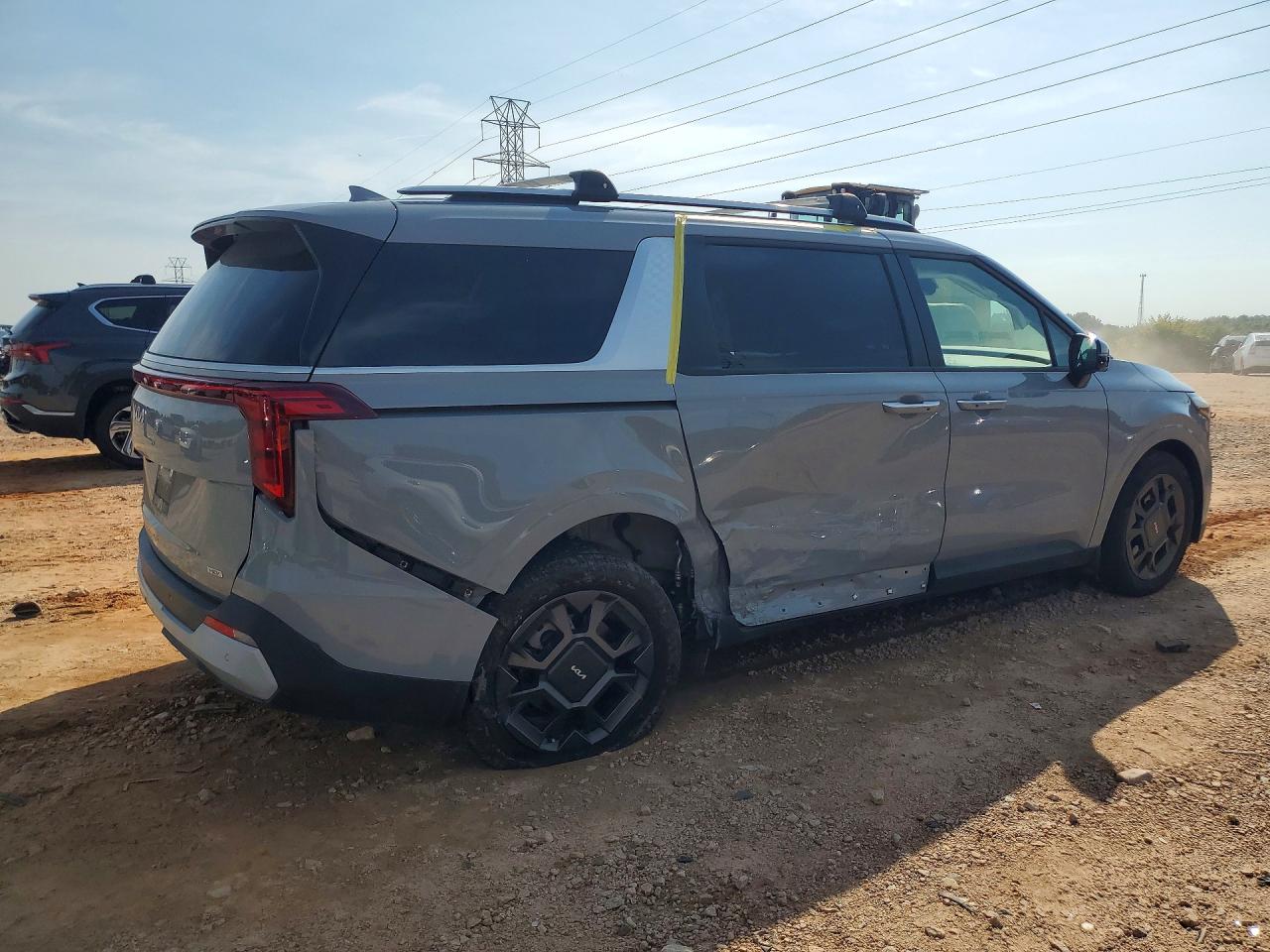 2025 KIA CARNIVAL EX — снимка 3