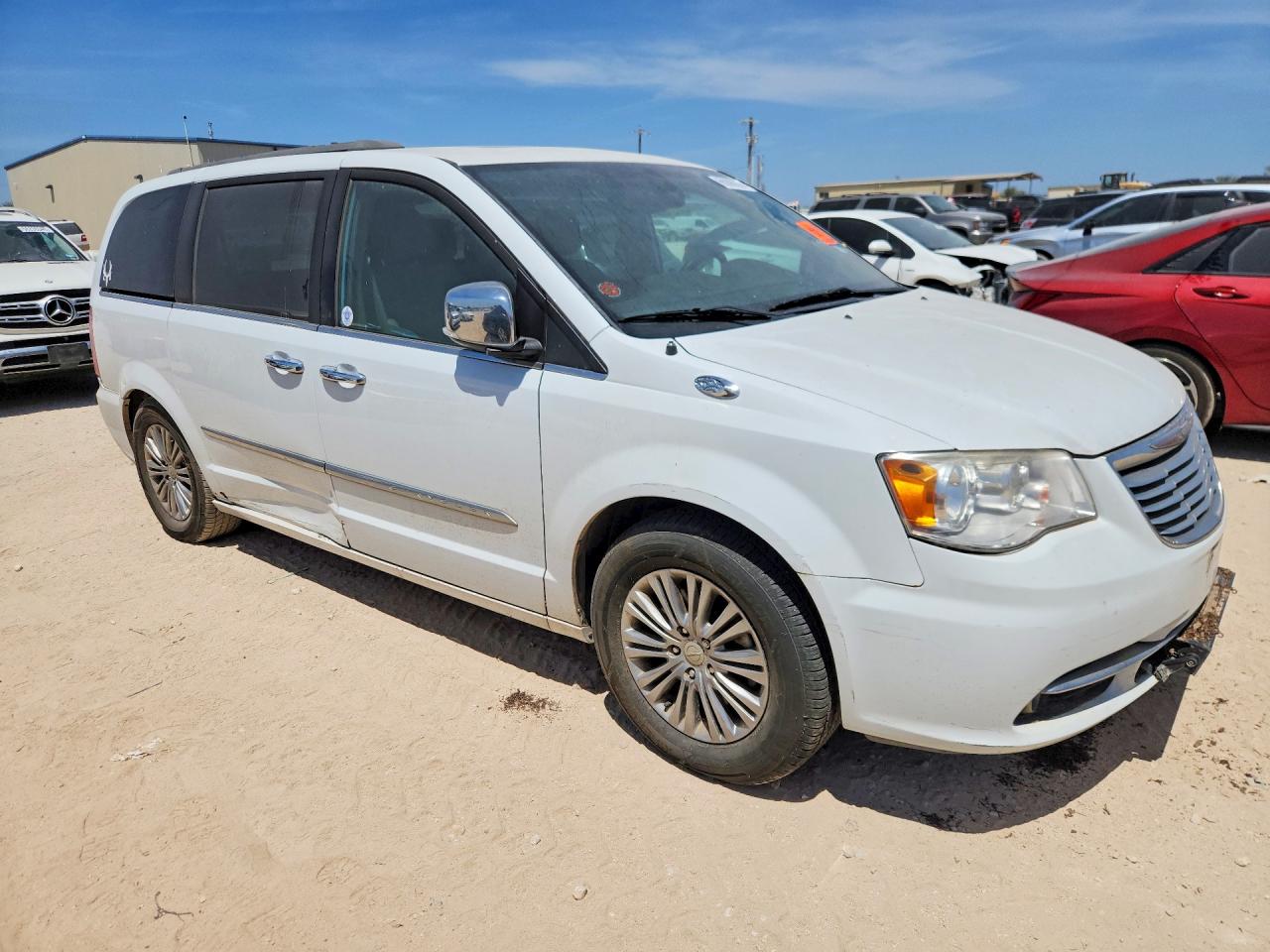 2016 CHRYSLER TOWN & COUNTRY TOURING L — снимка 4
