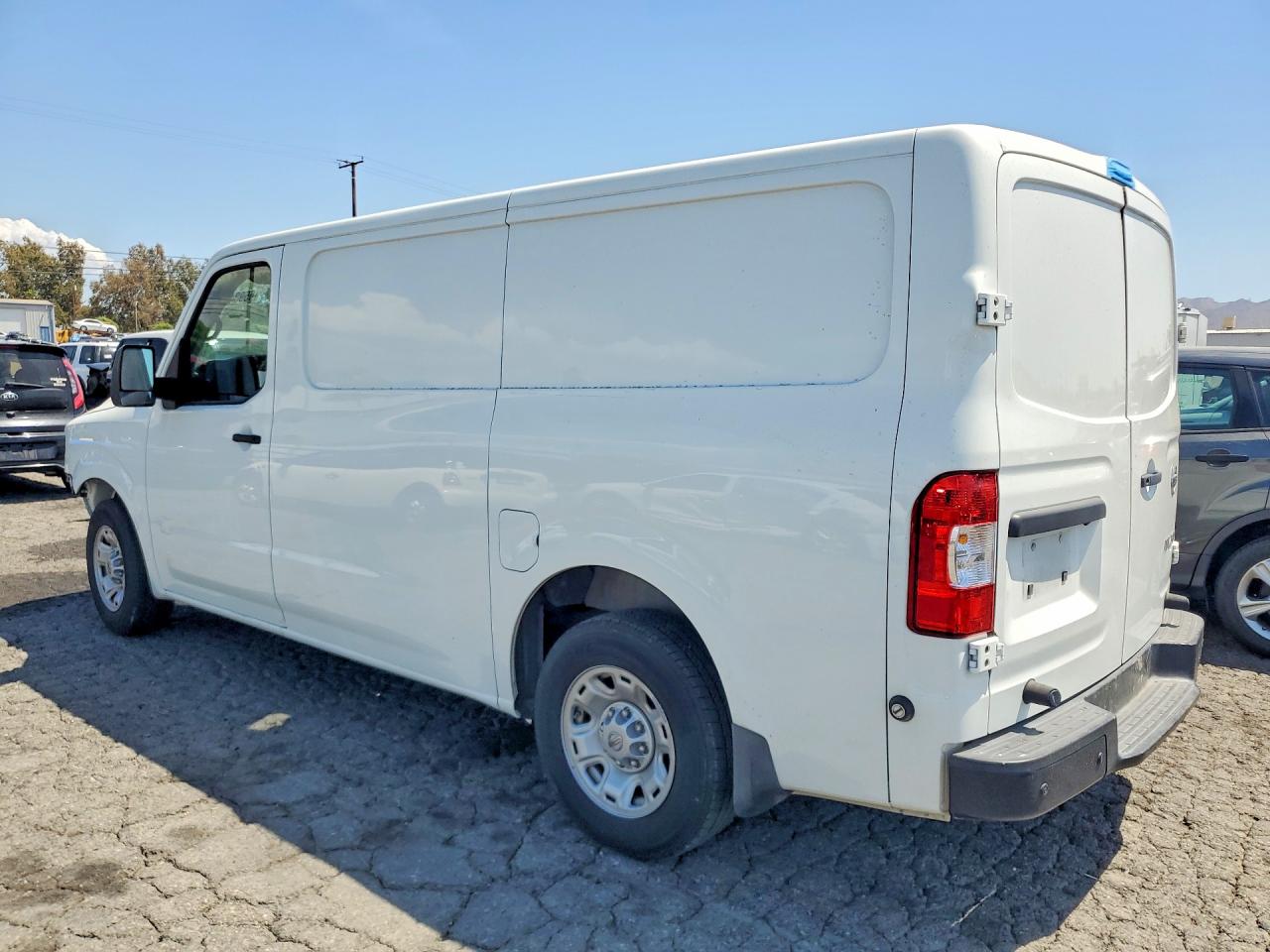 2021 NISSAN NV2500 2500 HD SV — снимка 2