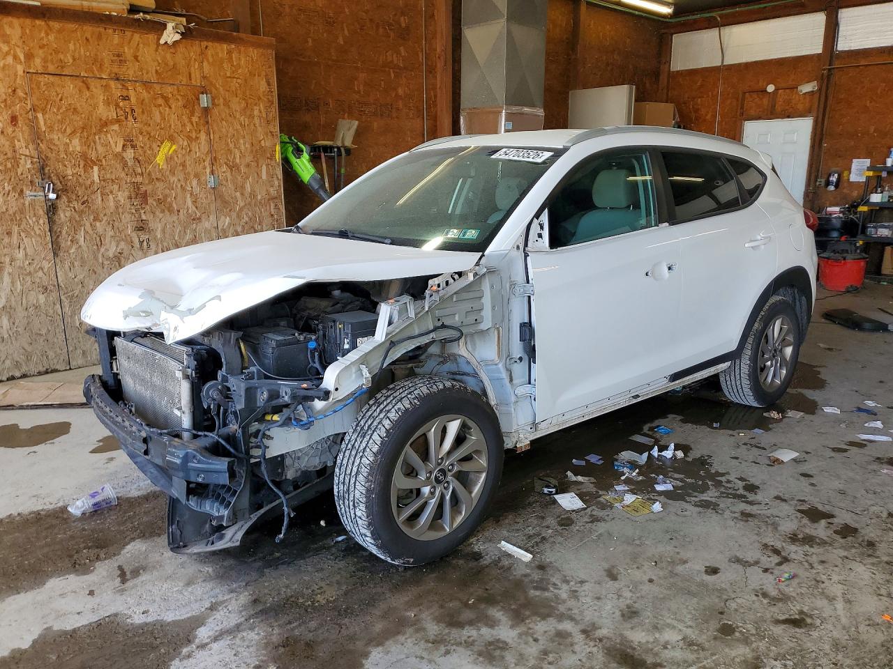 2016 HYUNDAI TUCSON SE