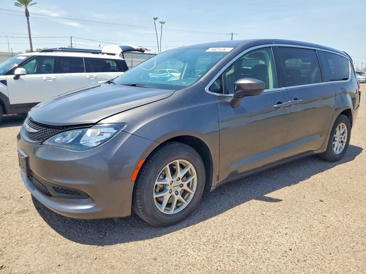2023 CHRYSLER VOYAGER LX