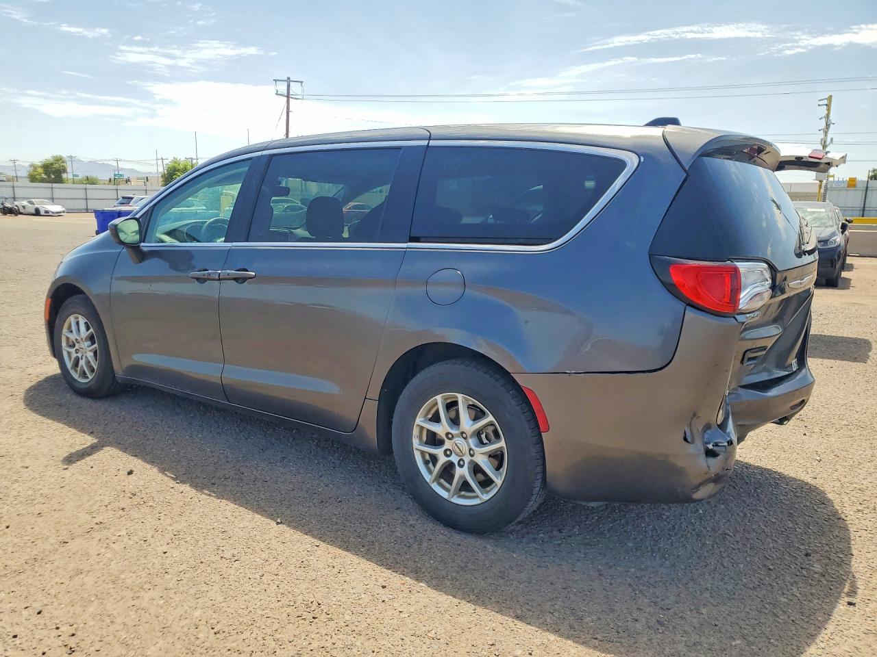 2023 CHRYSLER VOYAGER LX — снимка 2