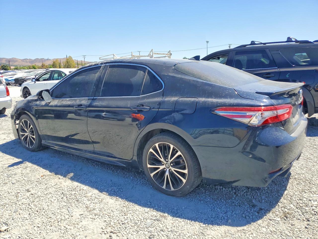 2019 TOYOTA CAMRY SE — снимка 2
