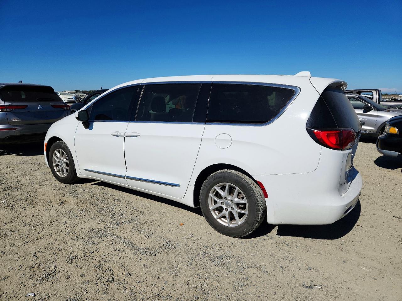 2017 CHRYSLER PACIFICA LX — снимка 2