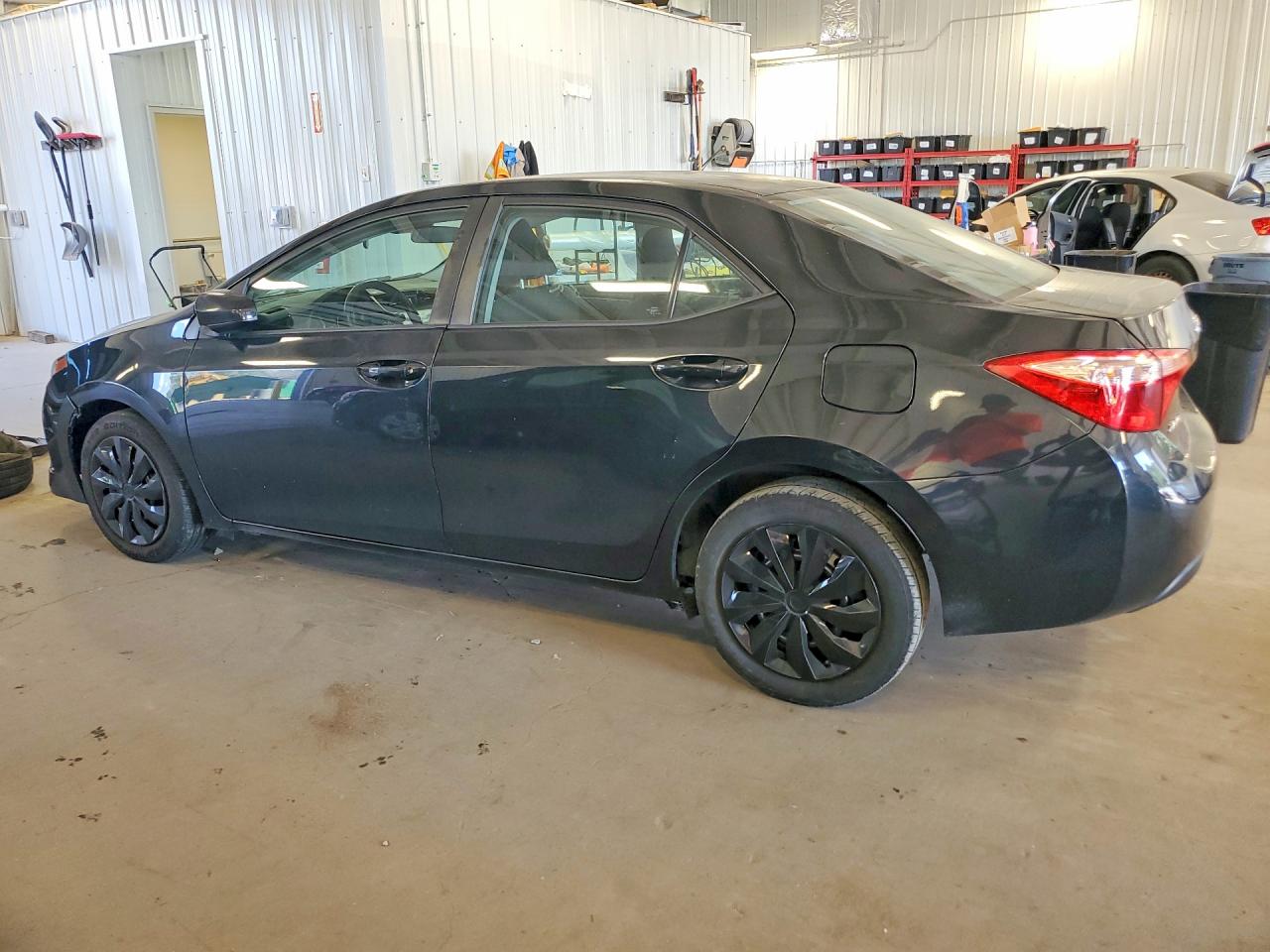 2017 TOYOTA COROLLA LE — снимка 2