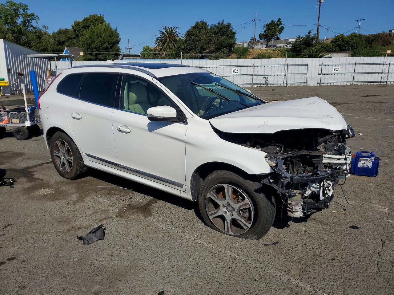 2015 VOLVO XC60 T6 PLATINUM — снимка 4