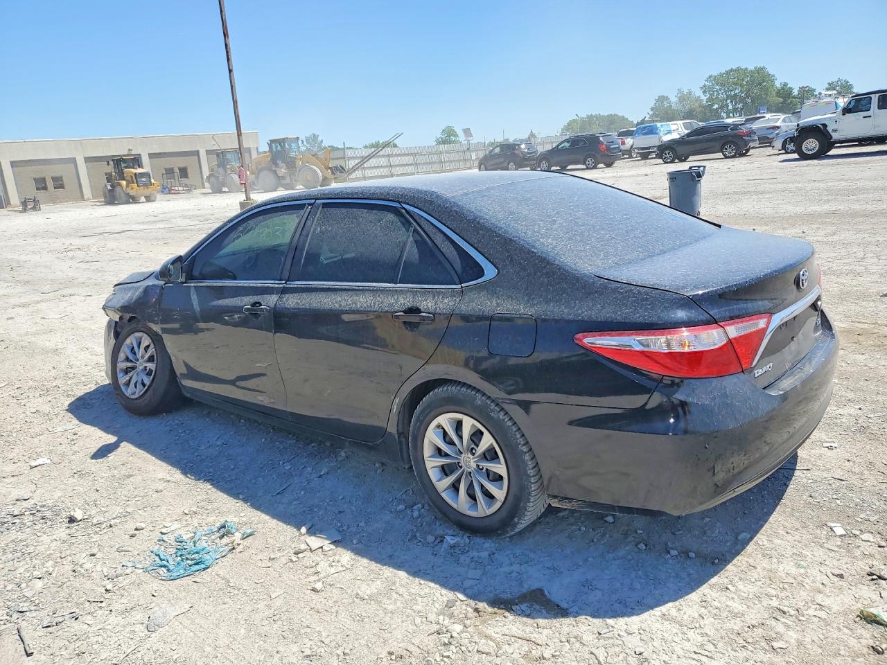 2016 TOYOTA CAMRY LE — снимка 2