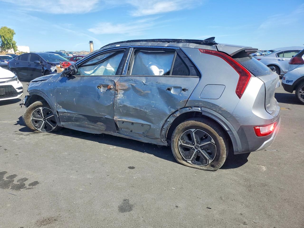 2023 KIA NIRO EX — снимка 2