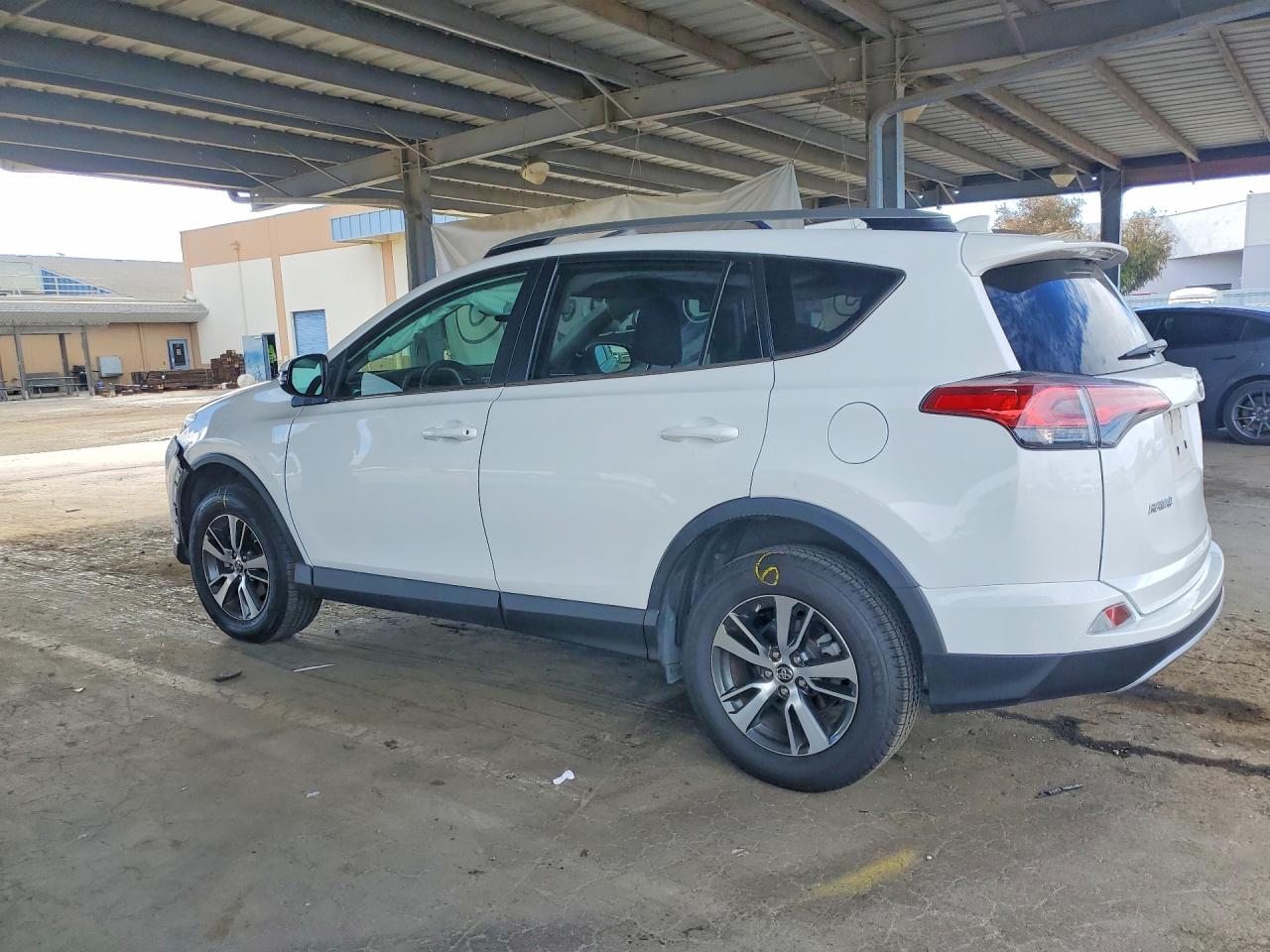 2018 TOYOTA RAV4 XLE — снимка 2