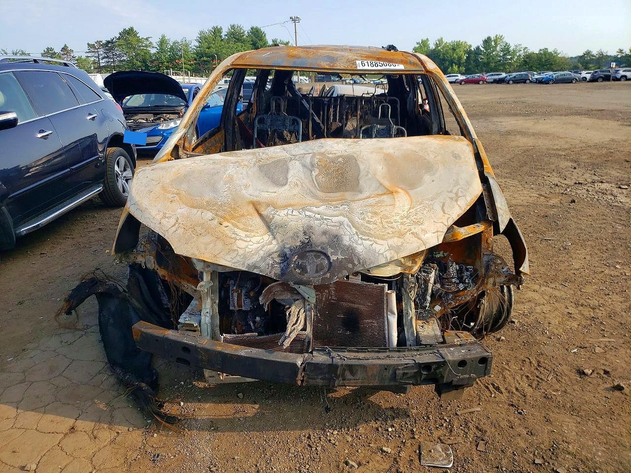 2017 TOYOTA SIENNA LE — снимка 5