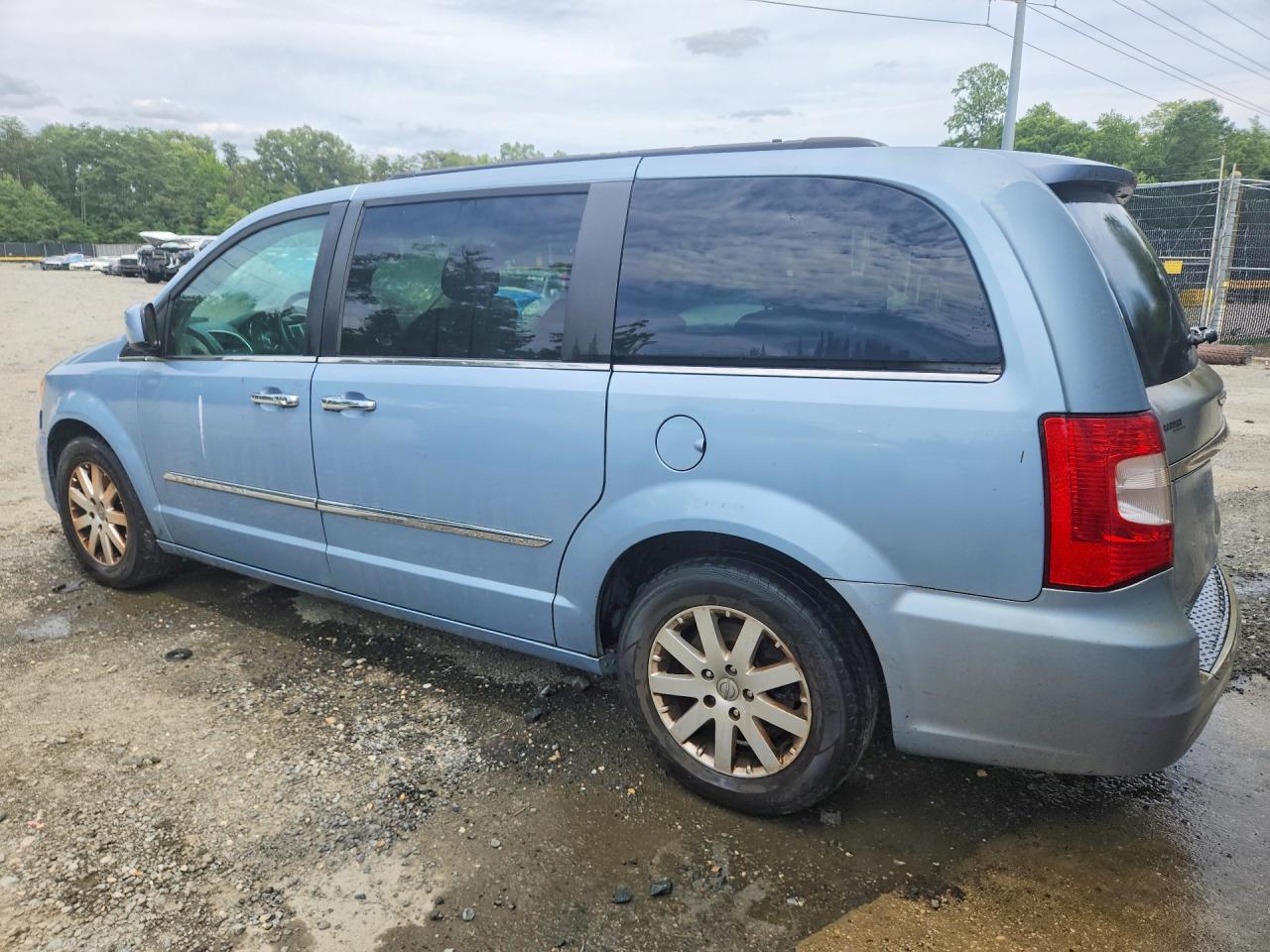 2016 CHRYSLER TOWN & COUNTRY TOURING — снимка 2