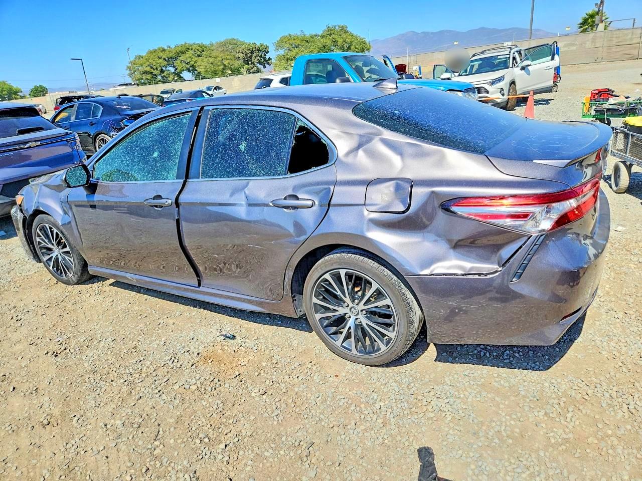 2019 TOYOTA CAMRY SE — снимка 2