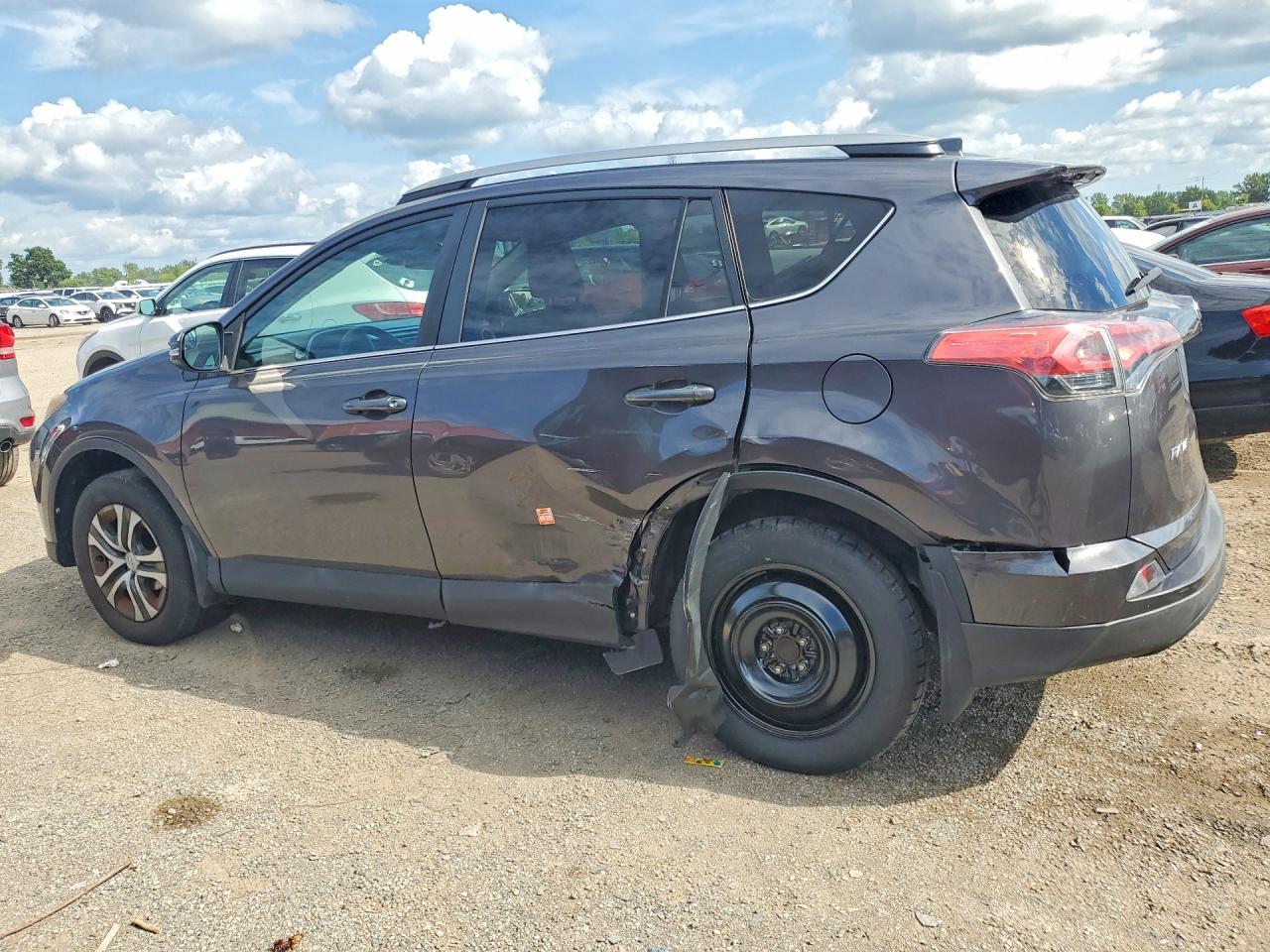 2017 TOYOTA RAV4 LE — снимка 2