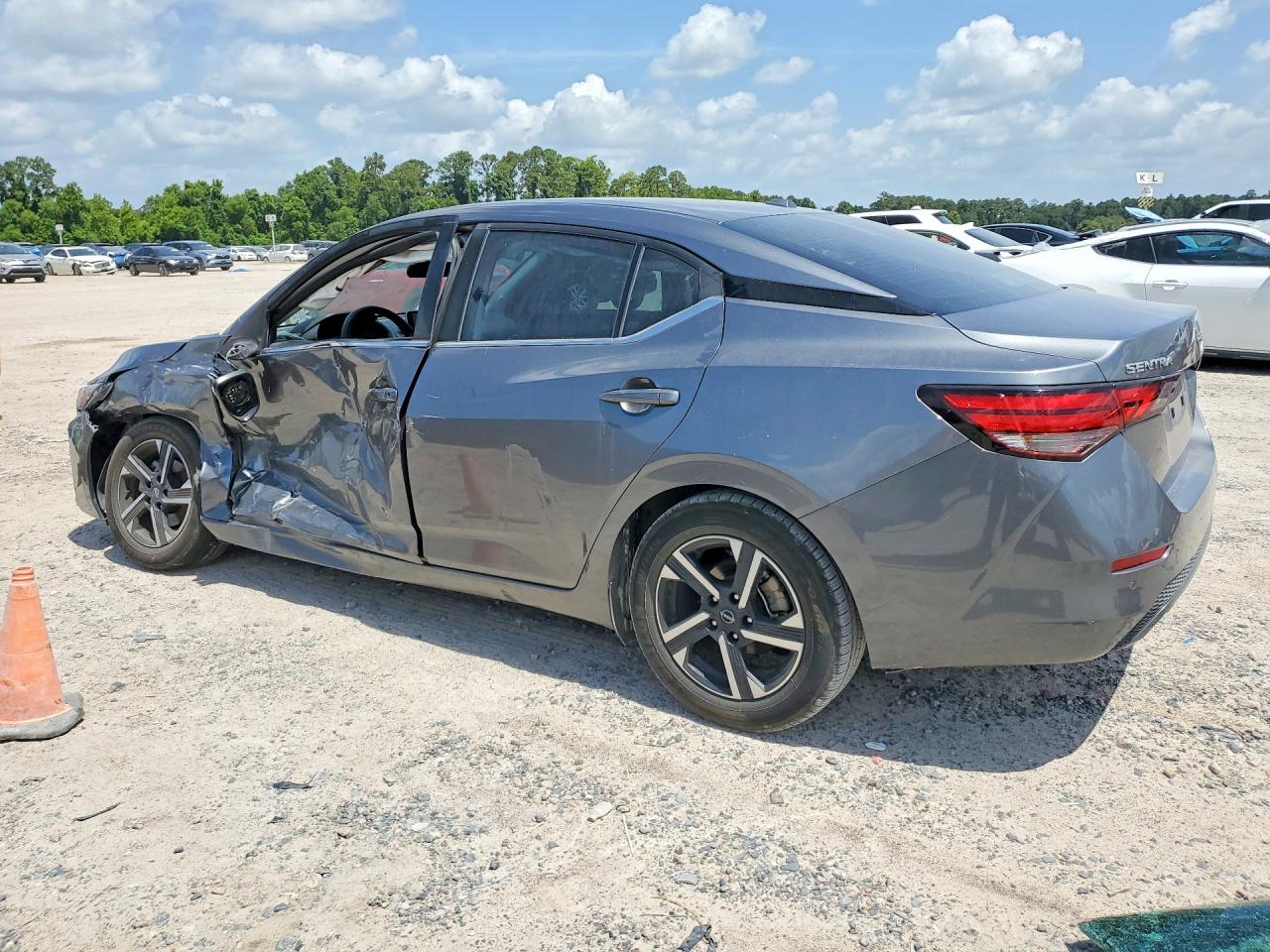 2024 NISSAN SENTRA SV — снимка 2