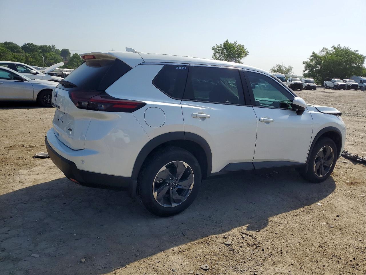 2026 NISSAN ROGUE SV — снимка 3
