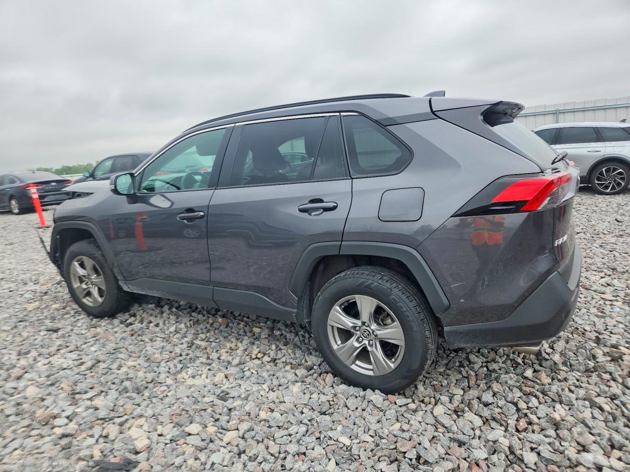 2024 TOYOTA RAV4 XLE — снимка 2