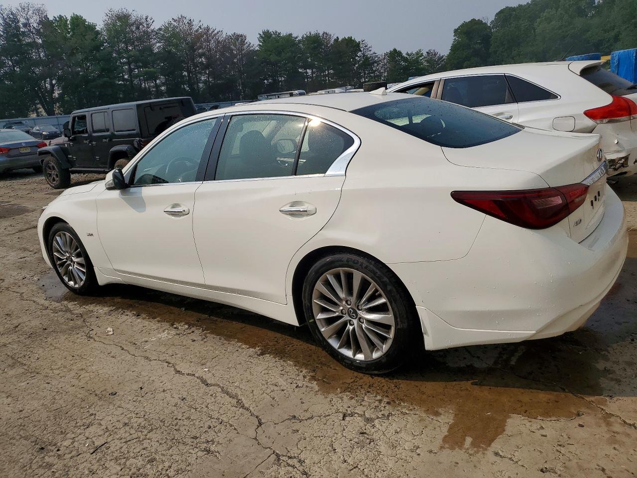 2019 INFINITI Q50 3.0T LUXE — снимка 2