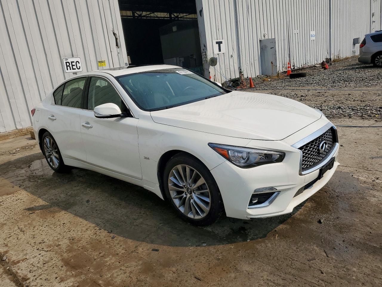 2019 INFINITI Q50 3.0T LUXE — снимка 4