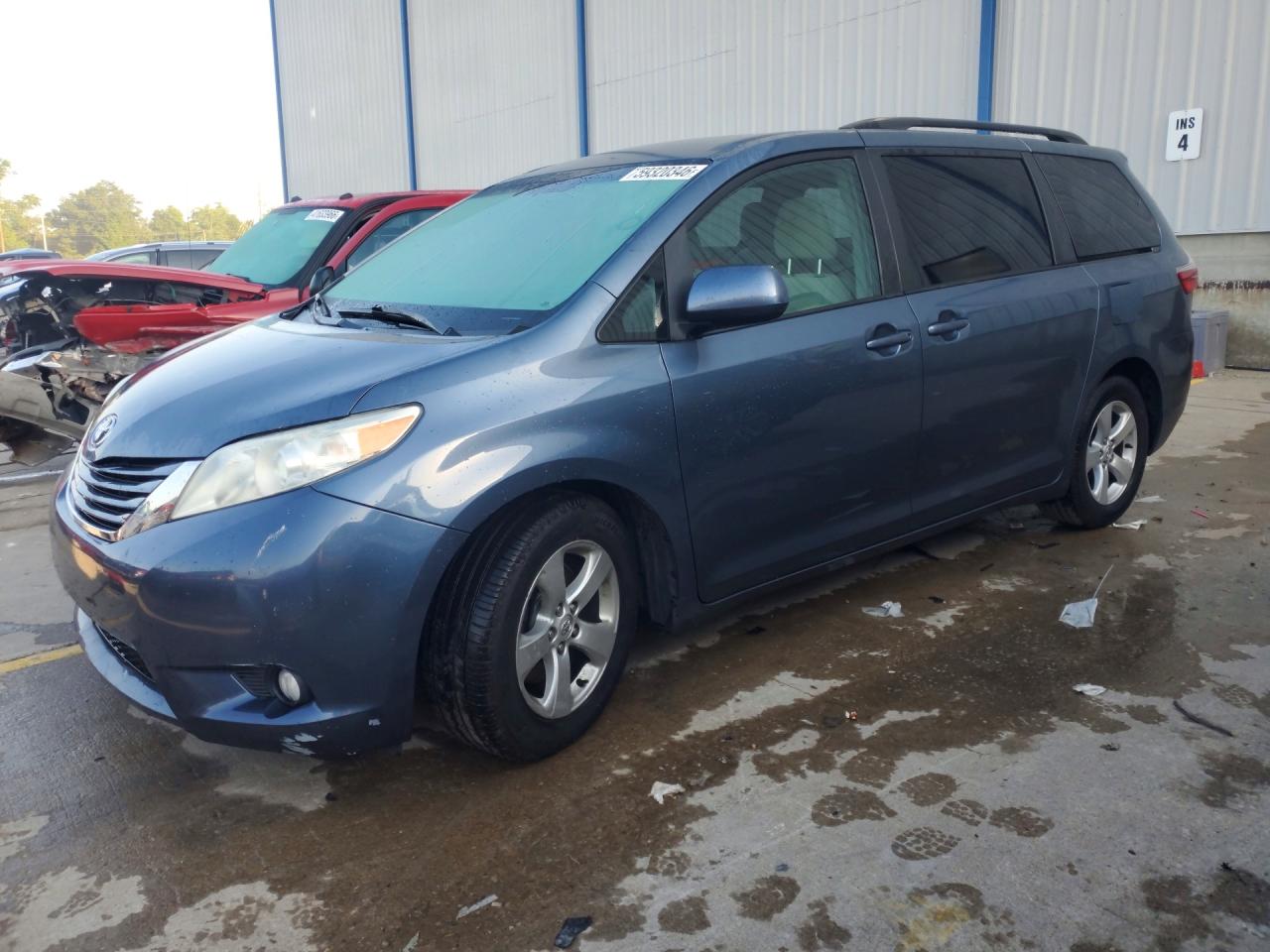2017 TOYOTA SIENNA LE