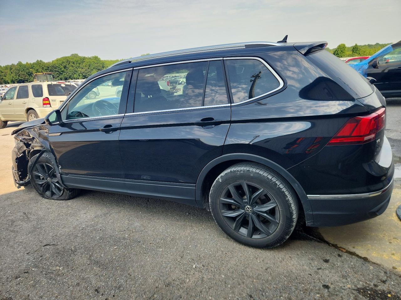 2024 VOLKSWAGEN TIGUAN SE — снимка 2
