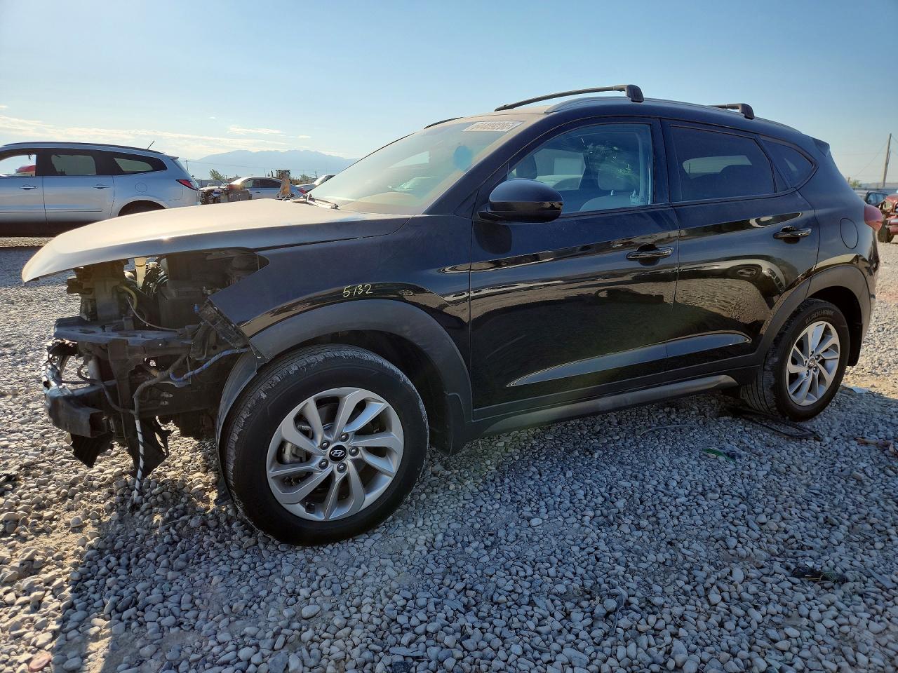 2016 HYUNDAI TUCSON SE