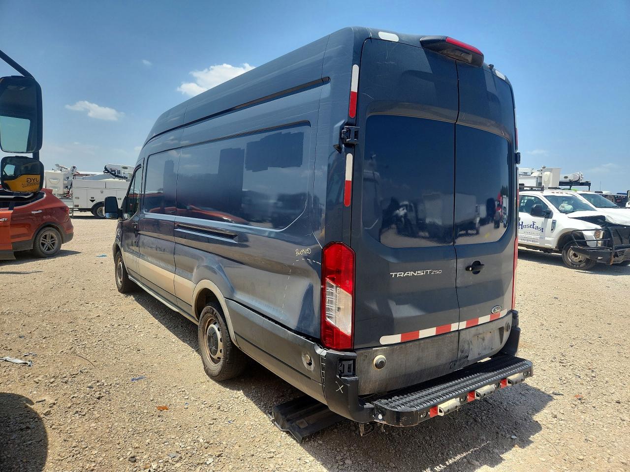 2020 FORD TRANSIT T-250 — снимка 2