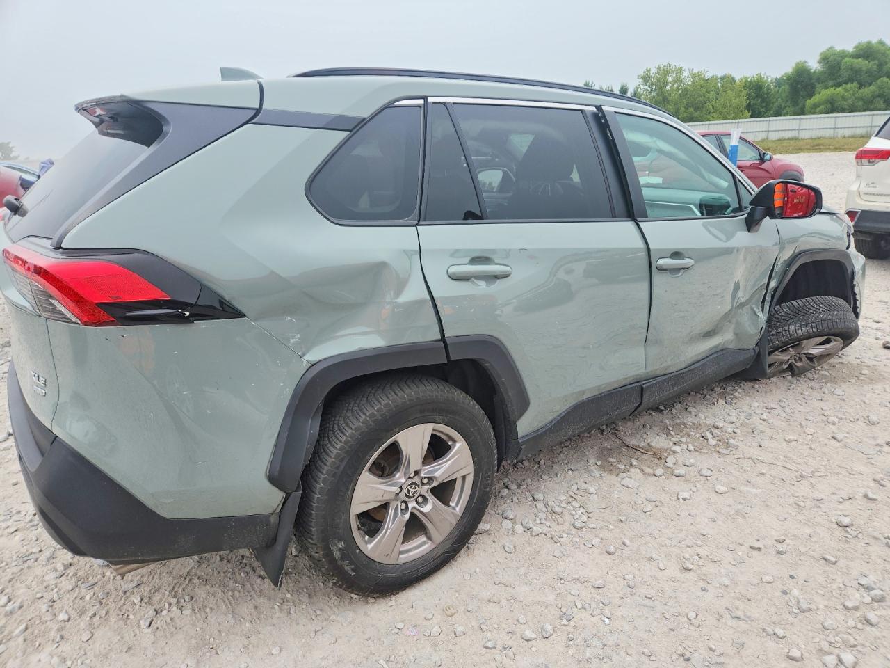 2022 TOYOTA RAV4 XLE — снимка 3