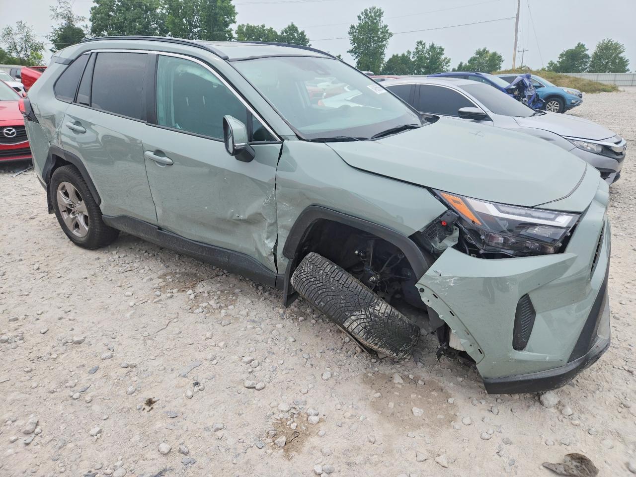 2022 TOYOTA RAV4 XLE — снимка 4