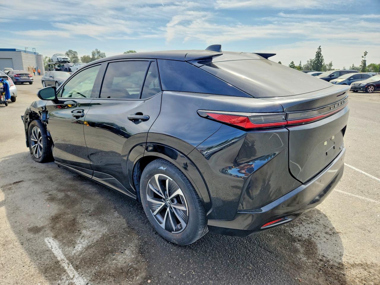 2024 LEXUS RZ 300E — снимка 2