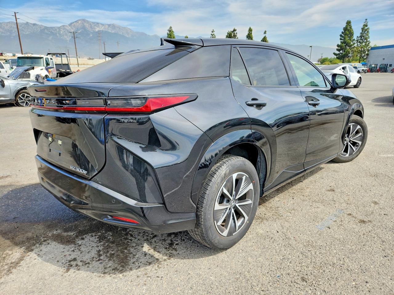 2024 LEXUS RZ 300E — снимка 3