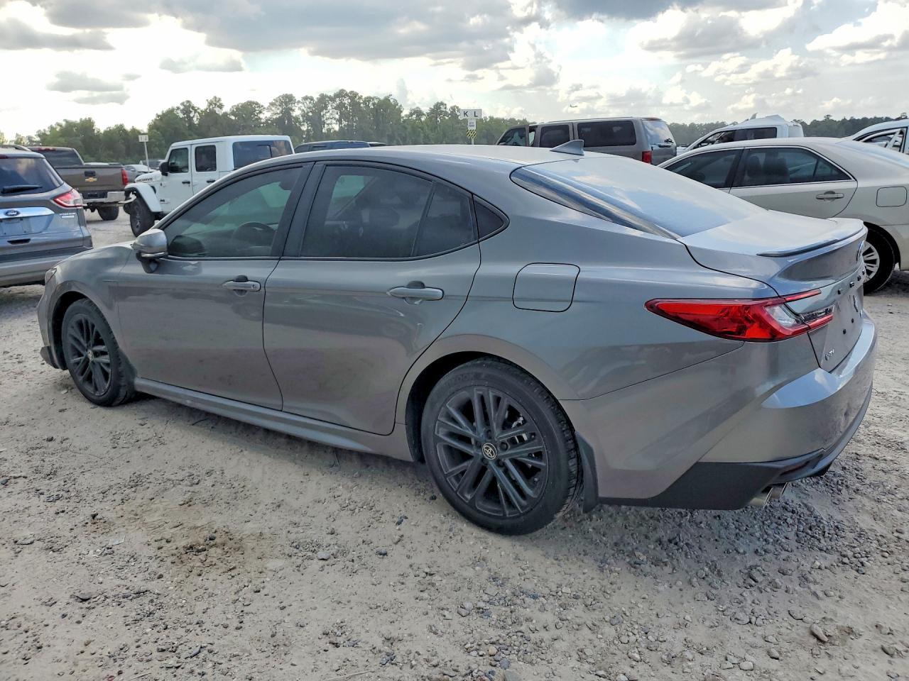 2026 TOYOTA CAMRY SE — снимка 2