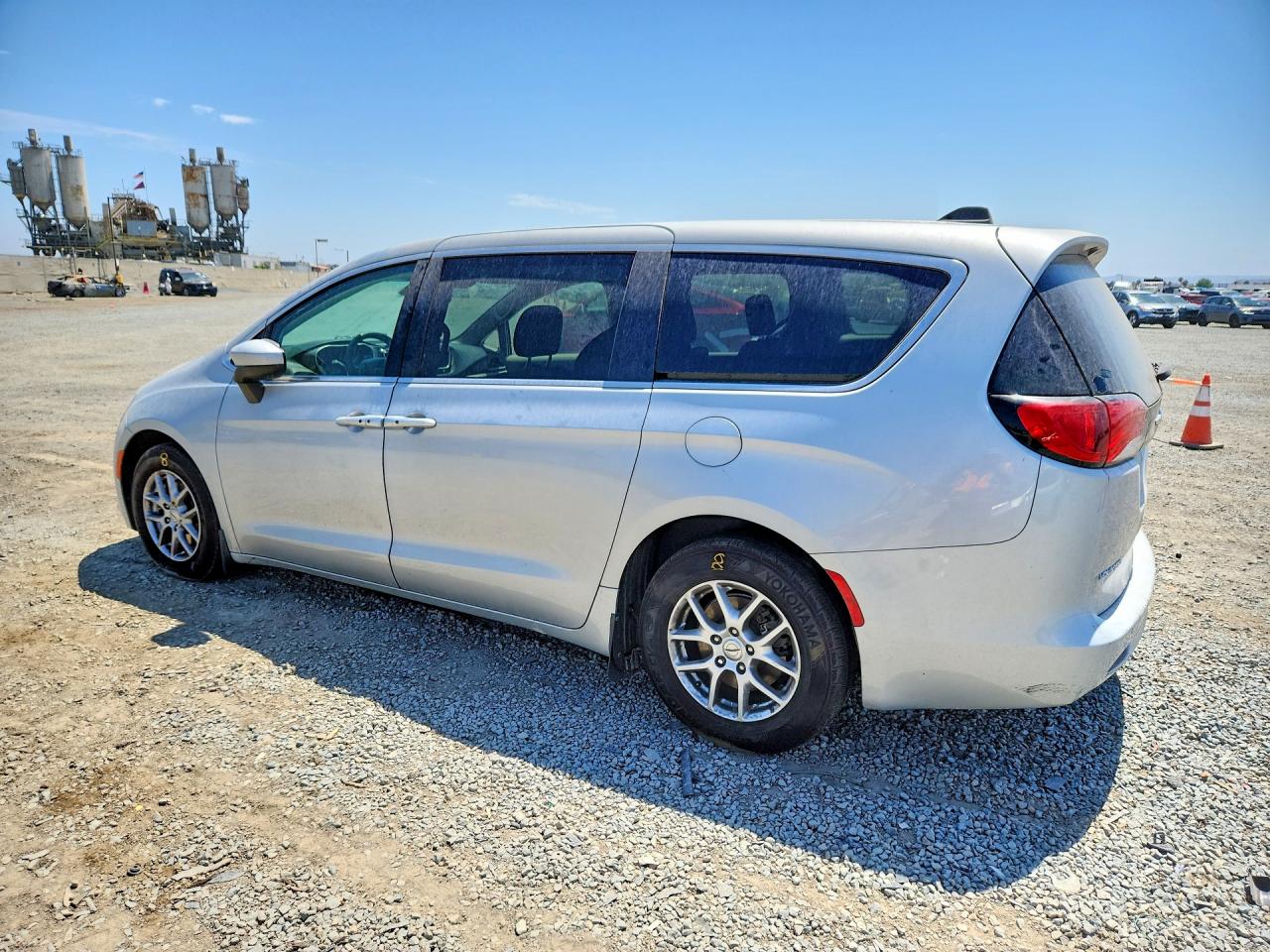 2023 CHRYSLER VOYAGER LX — снимка 2