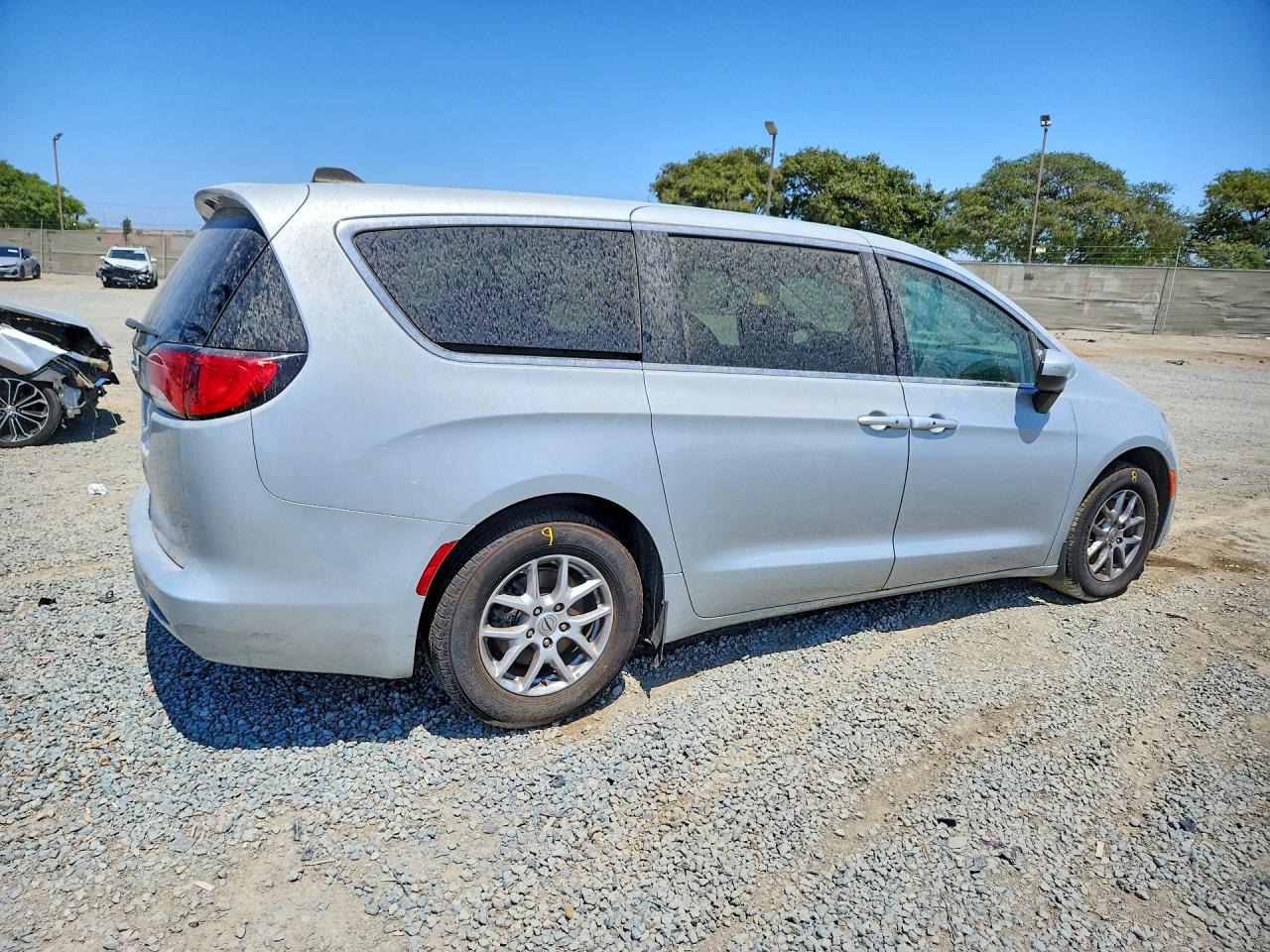 2023 CHRYSLER VOYAGER LX — снимка 3