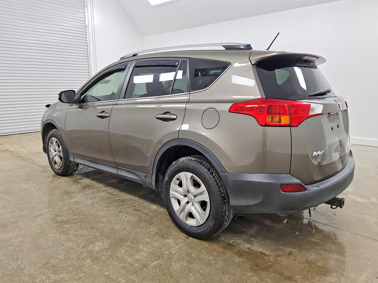 2015 TOYOTA RAV4 LE — снимка 2