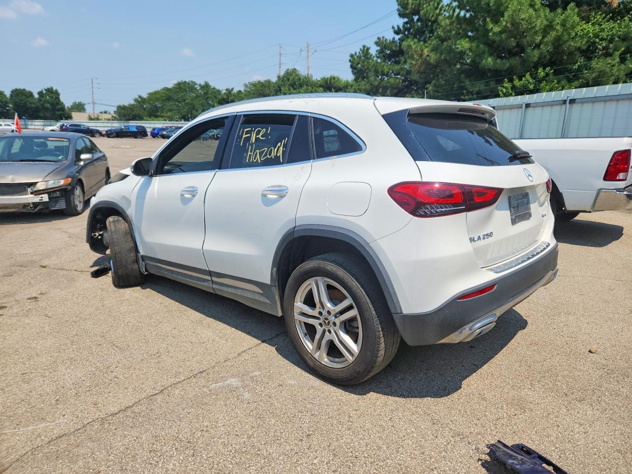 2022 MERCEDES-BENZ GLA 250 4MATIC — снимка 2