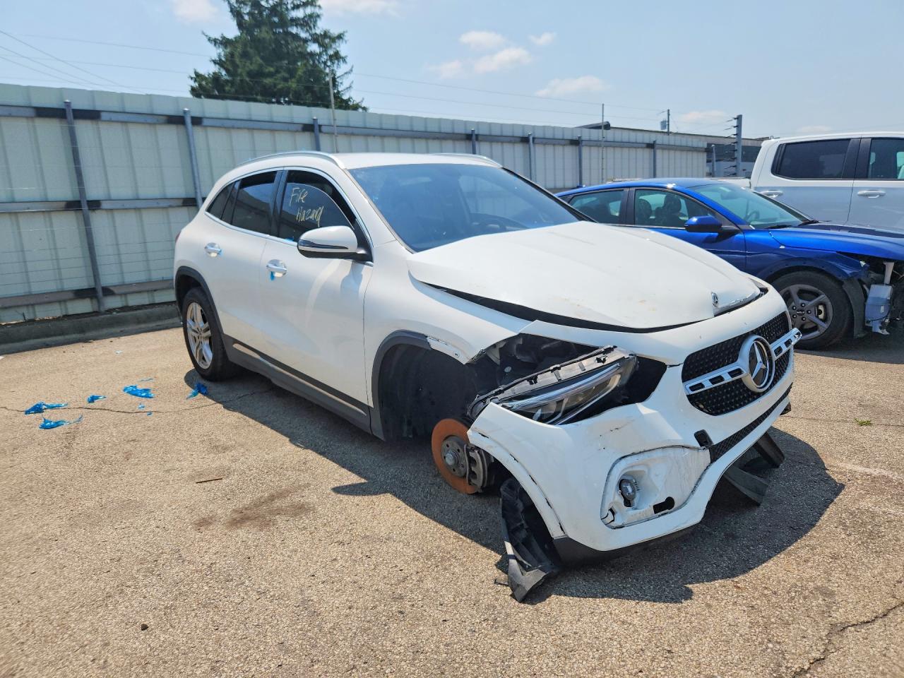 2022 MERCEDES-BENZ GLA 250 4MATIC — снимка 4