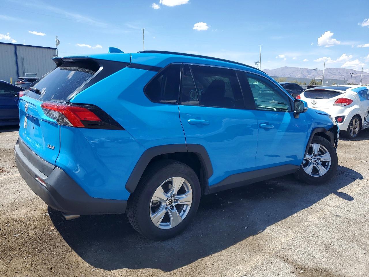 2021 TOYOTA RAV4 XLE — снимка 3