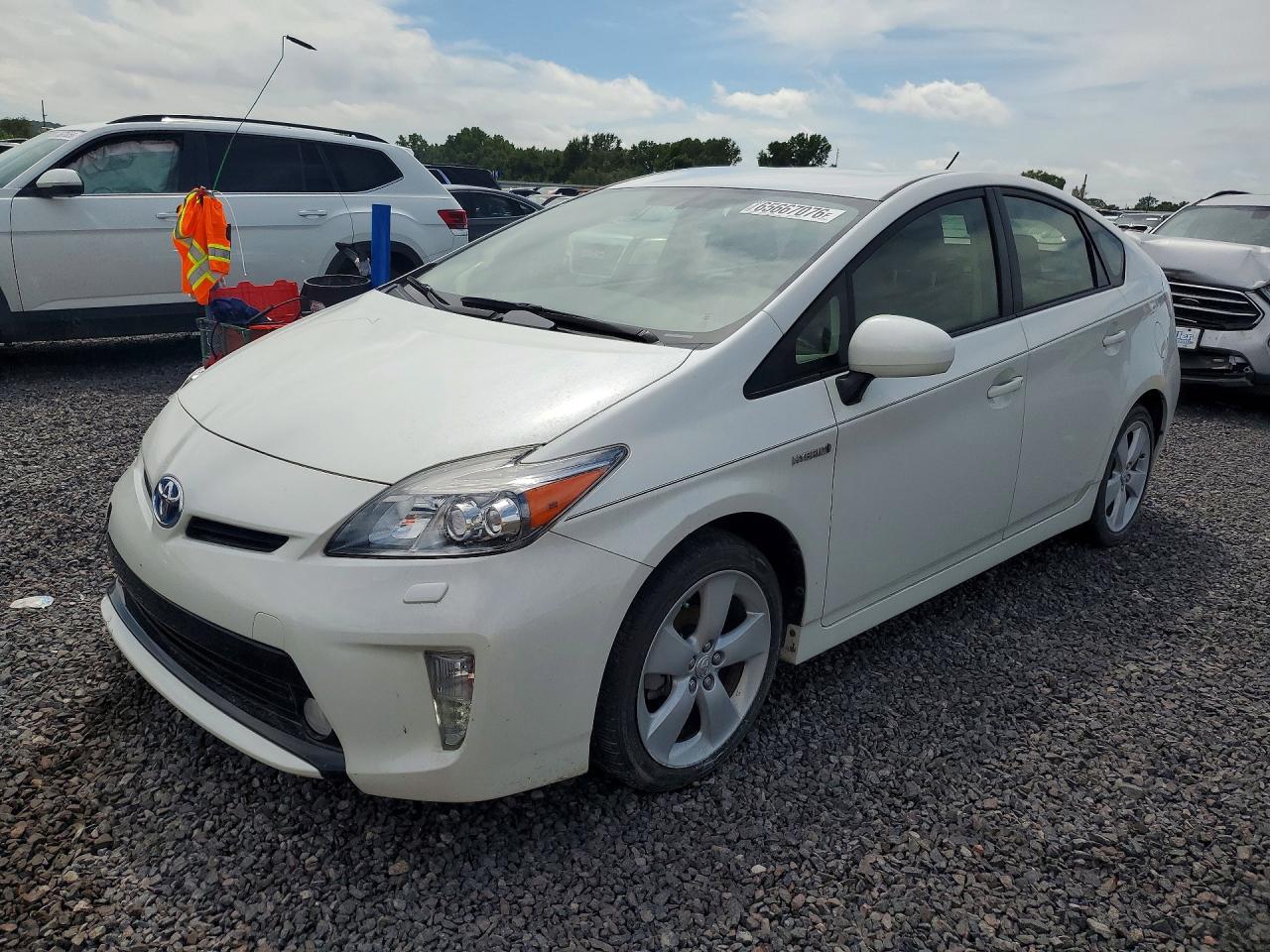 2015 TOYOTA PRIUS FIVE