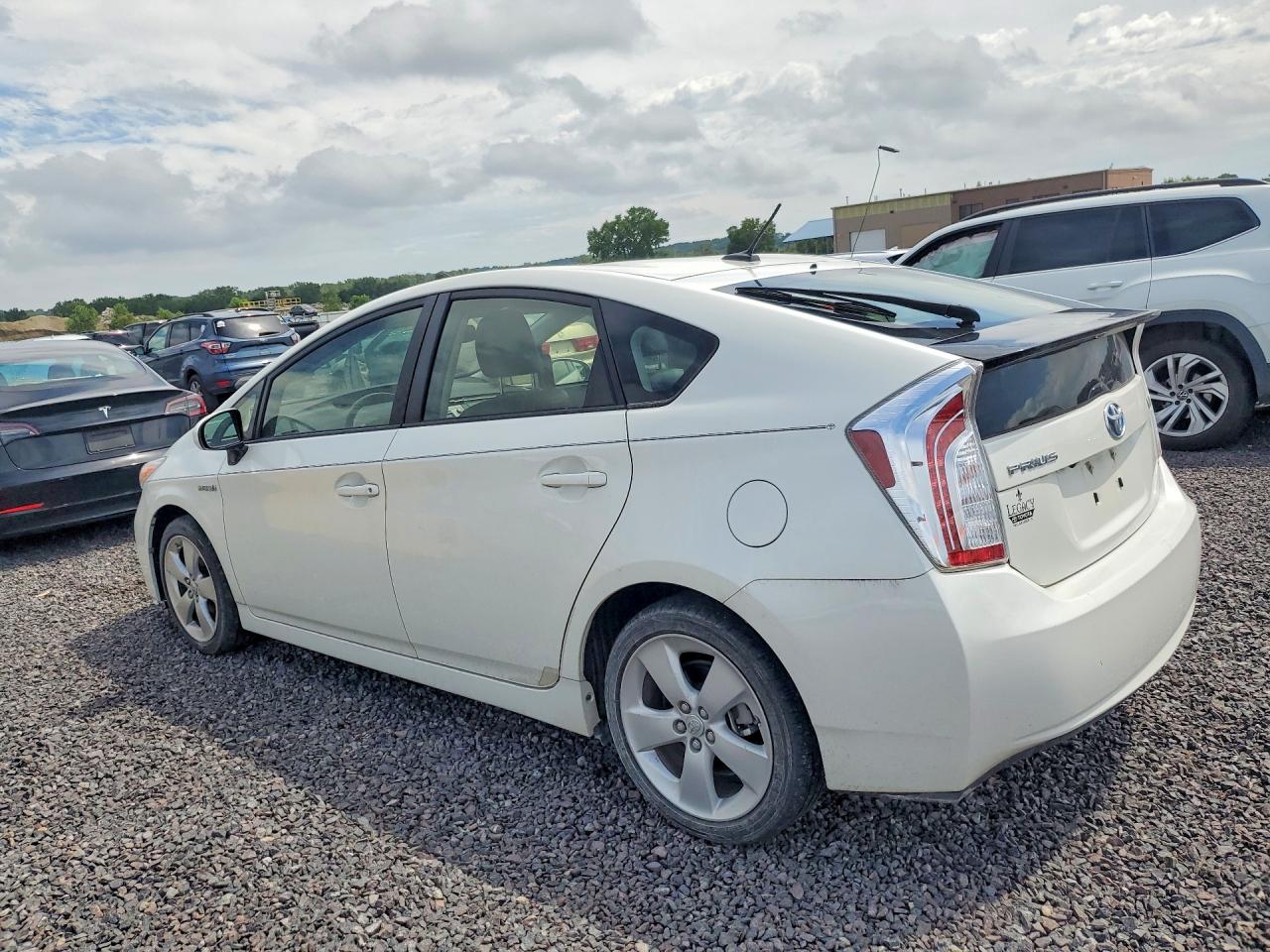 2015 TOYOTA PRIUS FIVE — снимка 2