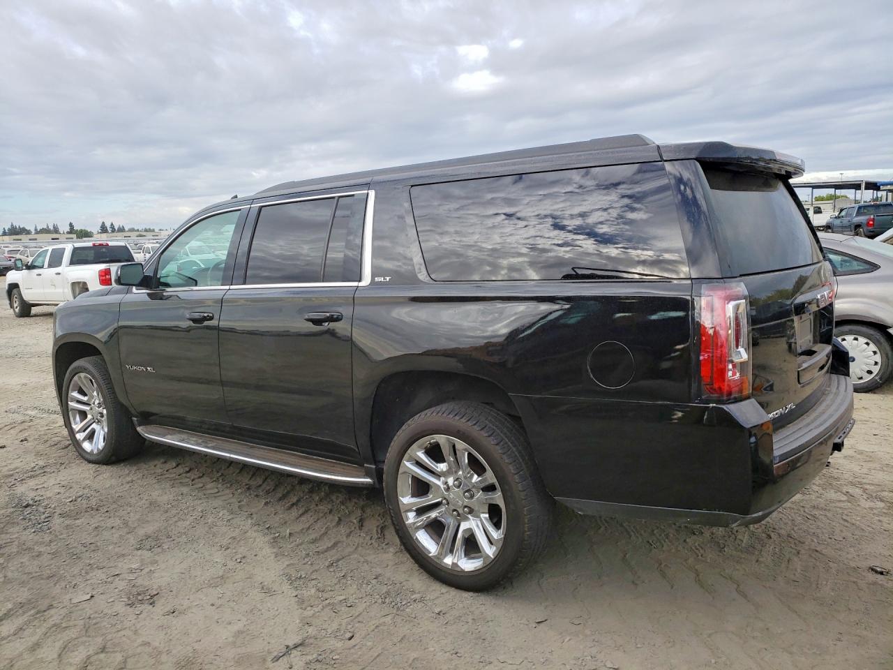 2018 GMC YUKON XL C1500 SLT — снимка 2