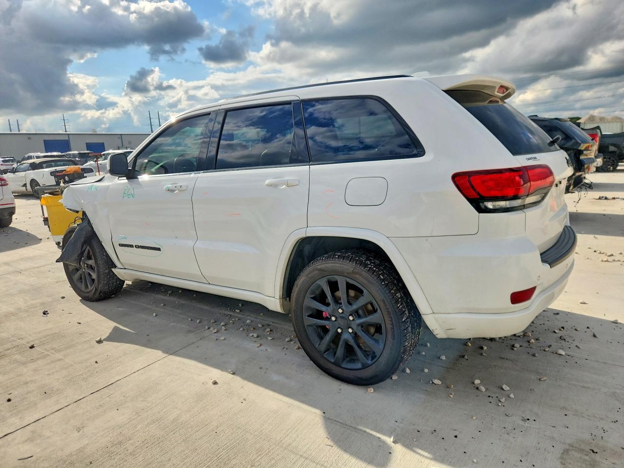 2020 JEEP GRAND CHEROKEE LAREDO — снимка 2