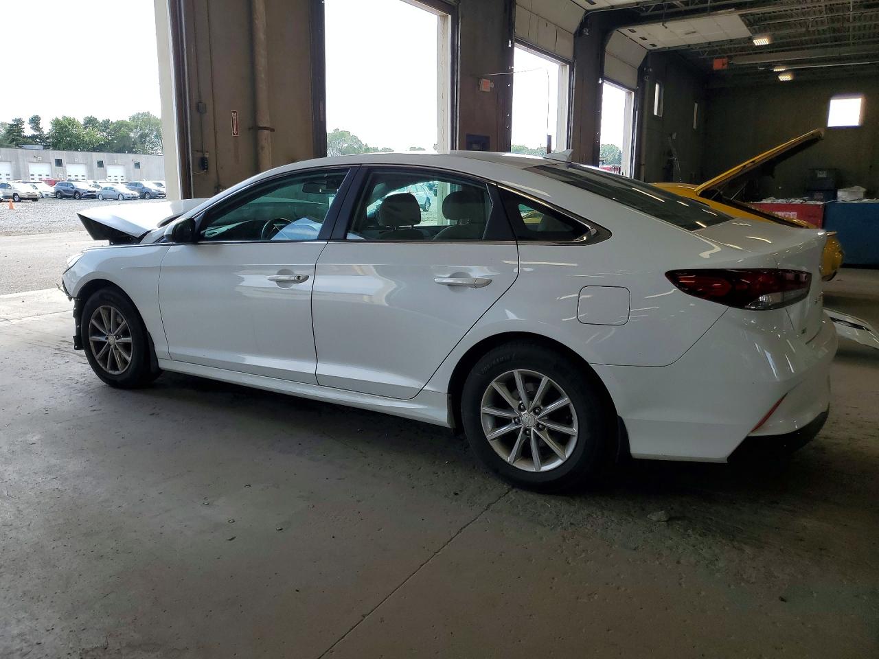 2019 HYUNDAI SONATA SE — снимка 2