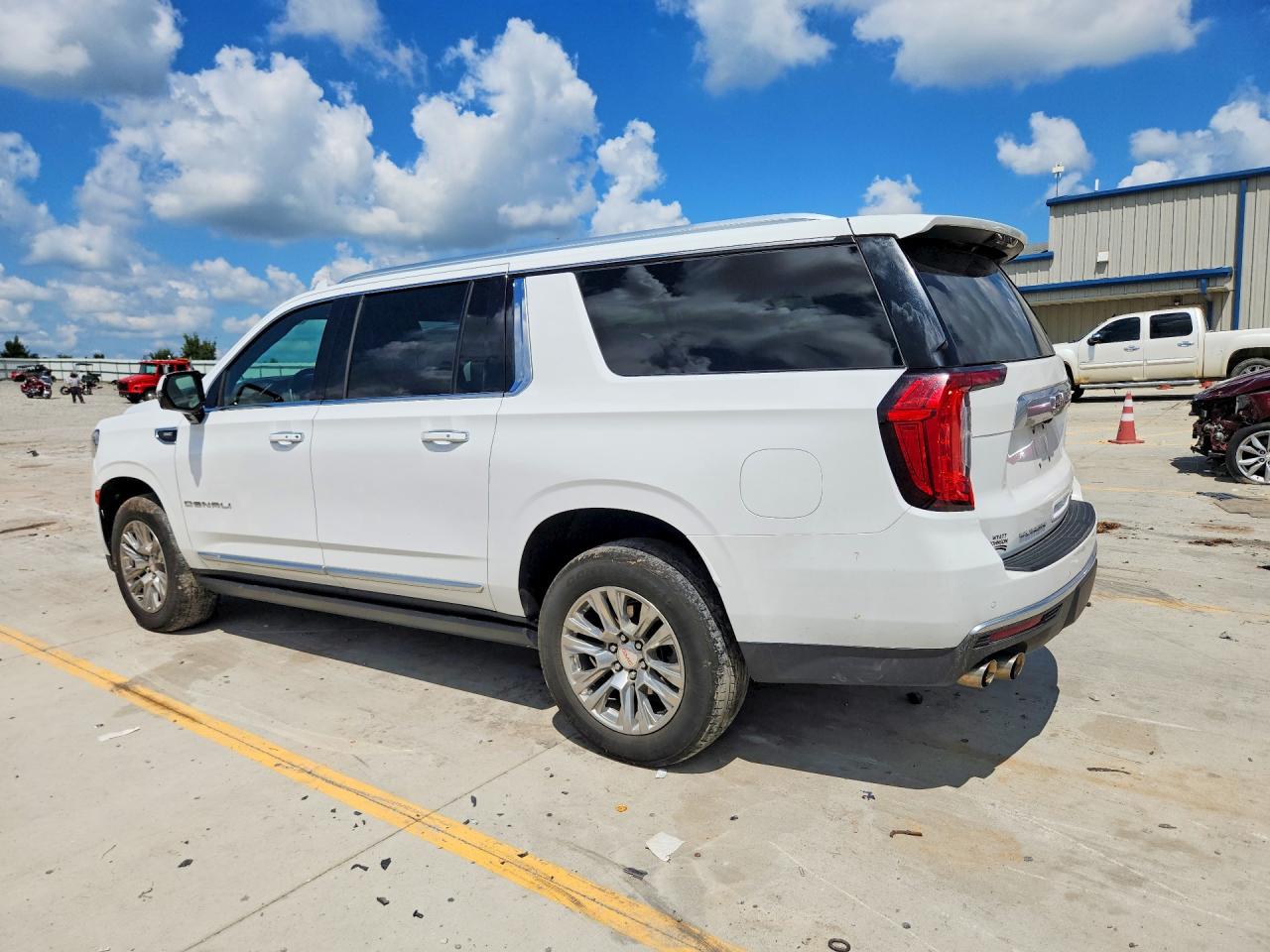 2024 GMC YUKON XL DENALI — снимка 2