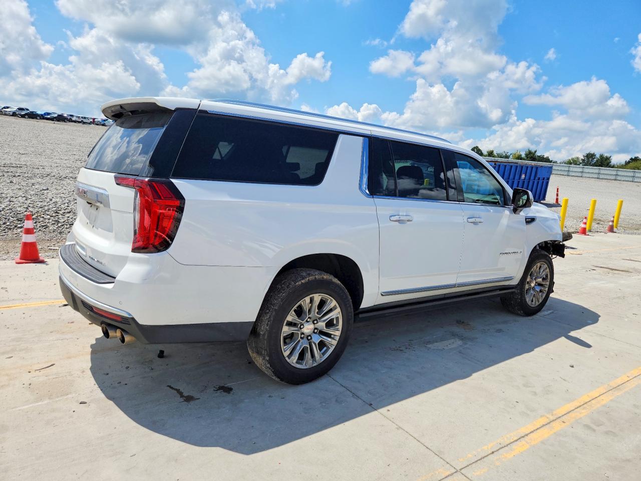 2024 GMC YUKON XL DENALI — снимка 3