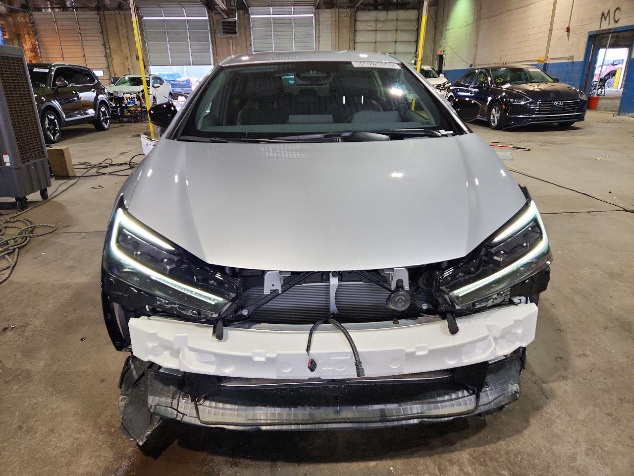 2026 TOYOTA PRIUS XLE — снимка 5