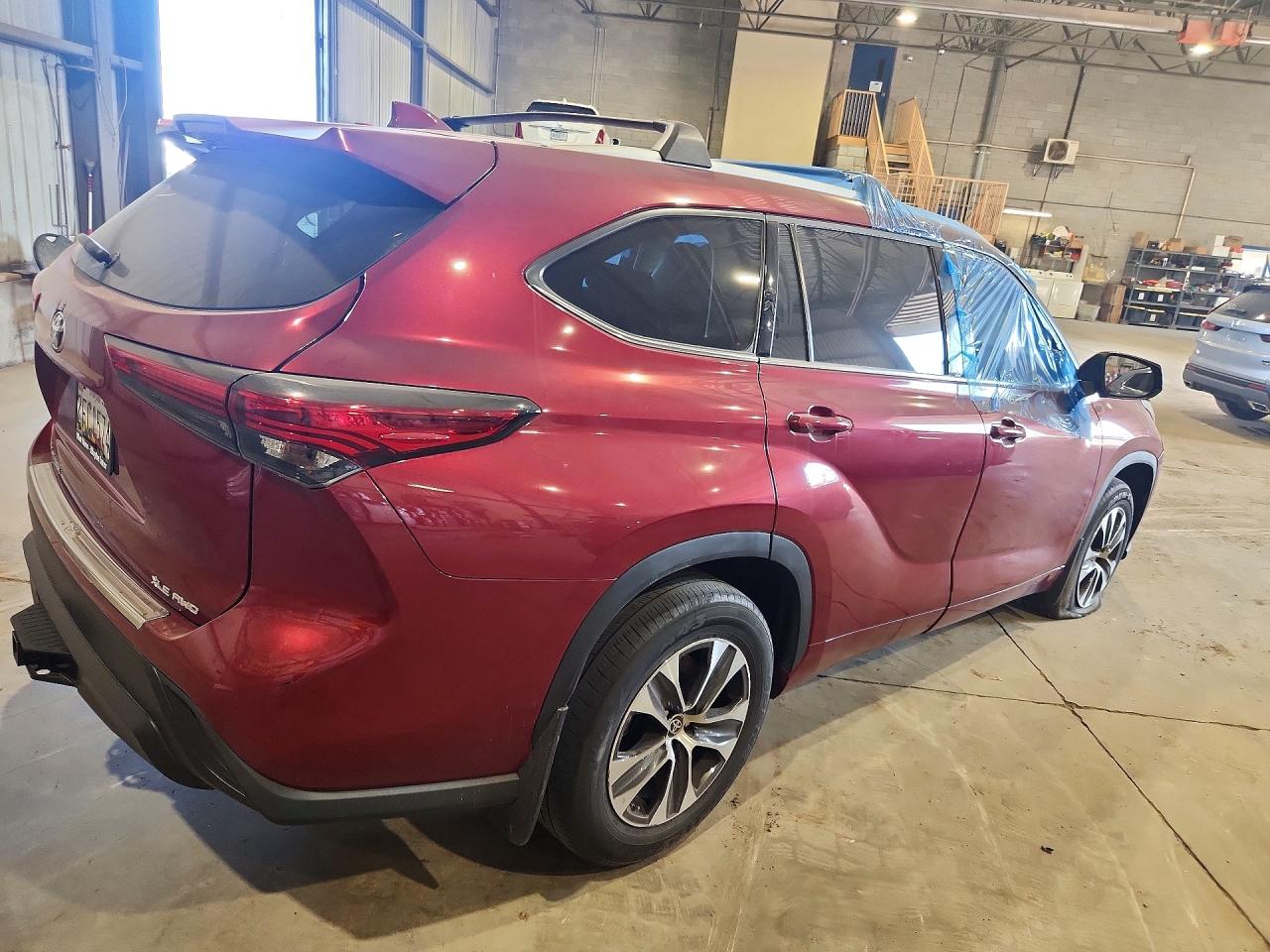 2022 TOYOTA HIGHLANDER XLE — снимка 3