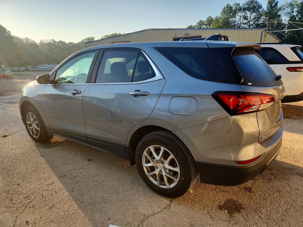 2023 CHEVROLET EQUINOX LT — снимка 2