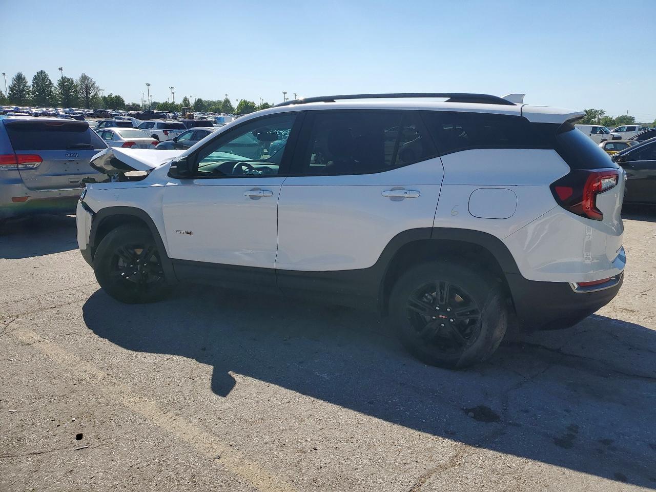 2024 GMC TERRAIN AT4 — снимка 2