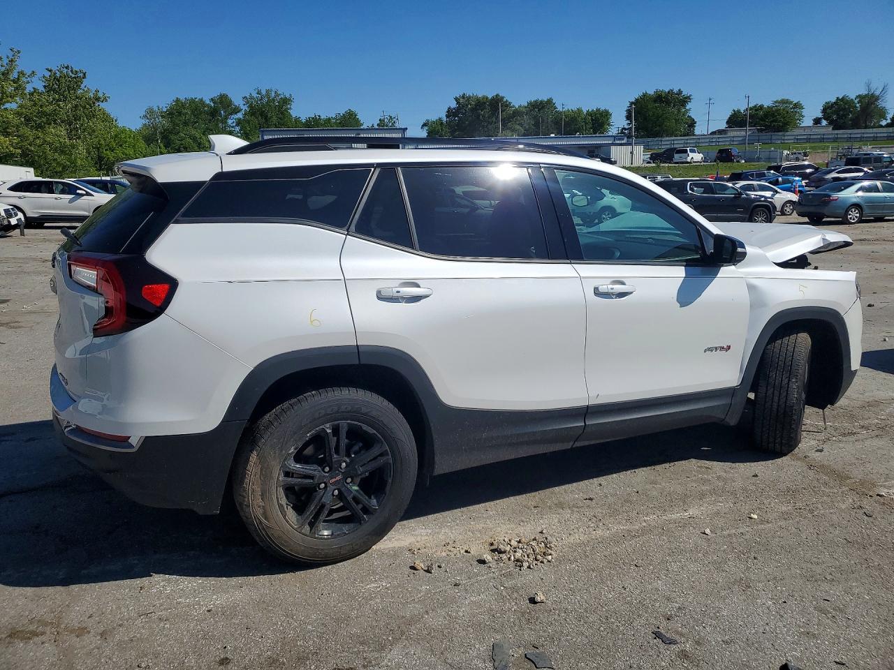 2024 GMC TERRAIN AT4 — снимка 3